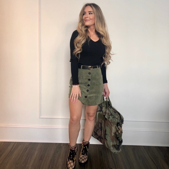 Dresses & Skirts - Green skirt with buttons on front